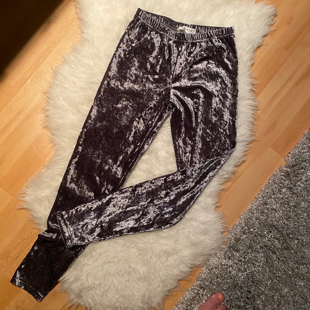 Eye Candy Gray Velvet Leggings - EUC Sz M
